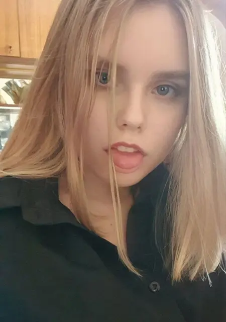 Я Арина, 19, знакомлюсь без обязательств в Улан-Удэ