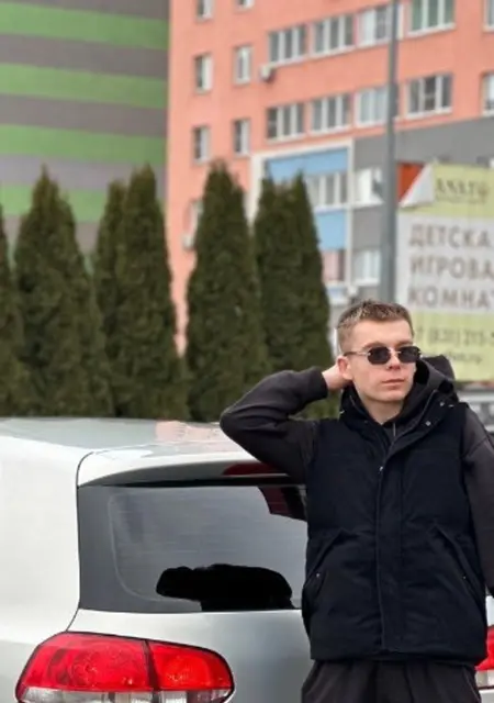 Илья из Бора, мне 21, познакомлюсь на одну ночь