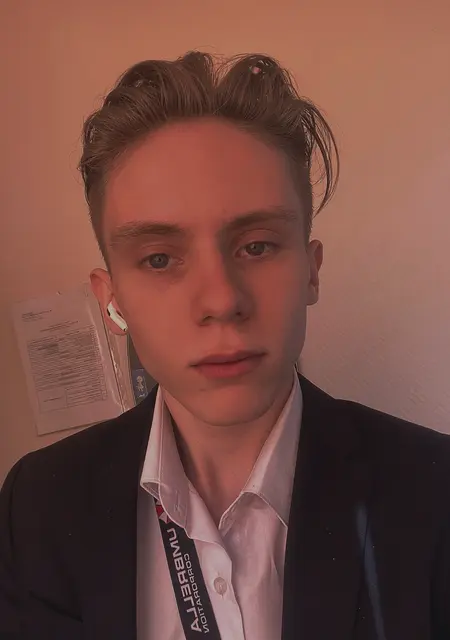 Я Игорь, 21, из Мирного, ищу знакомства без обязательств