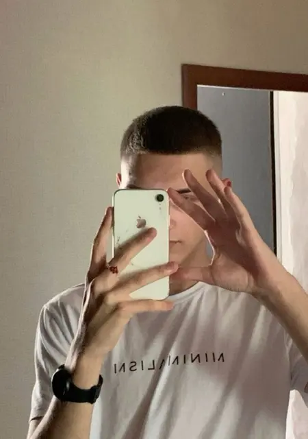 Я Андрей, 25, из Чунского, ищу знакомства на одну ночь