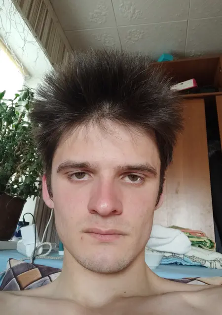 Я Антон, 21, из Свободного, ищу знакомство для приятного времяпровождения