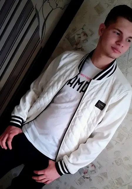 Никита з Одеси, мені 21 років, познайомлюсь для приємного проведення часу