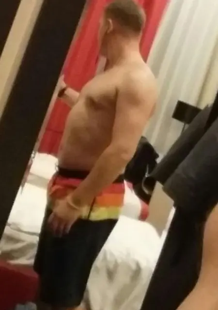 Tolik из Свободного, мне 38, познакомлюсь на одну ночь