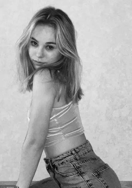 Юлия из Орла, мне 24, познакомлюсь для вирта