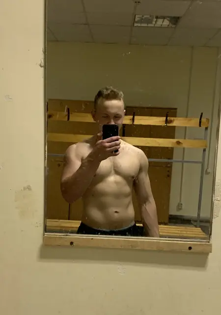 Я Дмитрий, 25, знакомлюсь на одну ночь в Ярославле