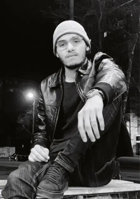 Артур из Владикавказа, мне 18, познакомлюсь без обязательств