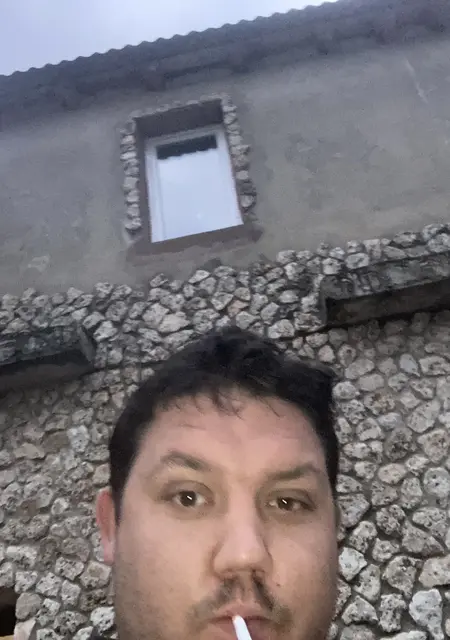 Я Григорий, 33, из Черноморского, ищу знакомства на одну ночь