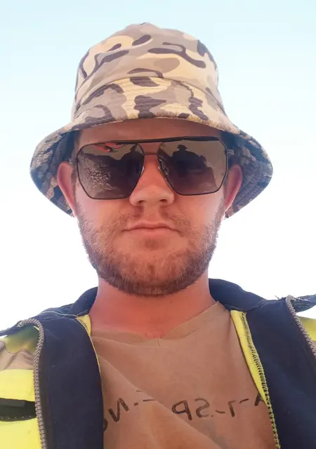 Я Артём, 30, из Сызрани, ищу знакомство для приятного времяпровождения