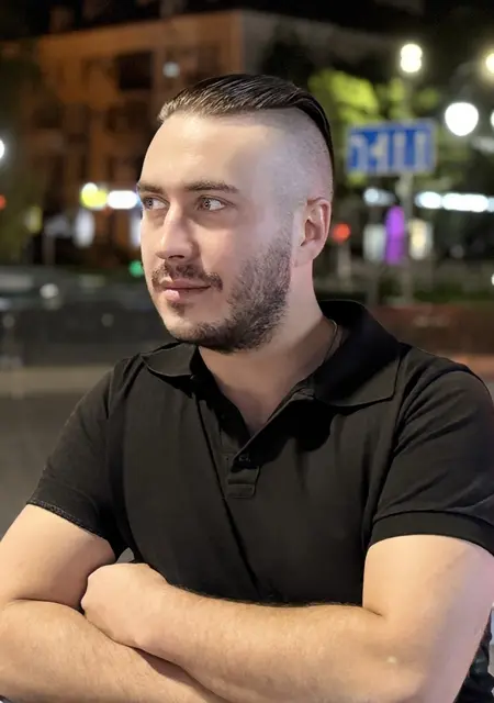 Свят из Челябинска, мне 30, познакомлюсь на одну ночь