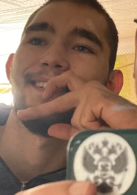 Oleg из Мирного, мне 23, познакомлюсь для общения