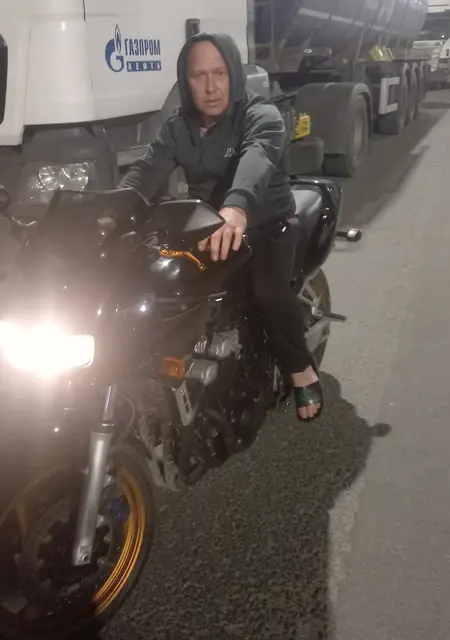 Я Сергей, 42, из Ельца, ищу знакомства на одну ночь