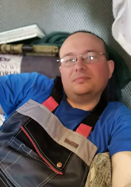 Я Сергей, 39, знакомлюсь для общения в Черногорске