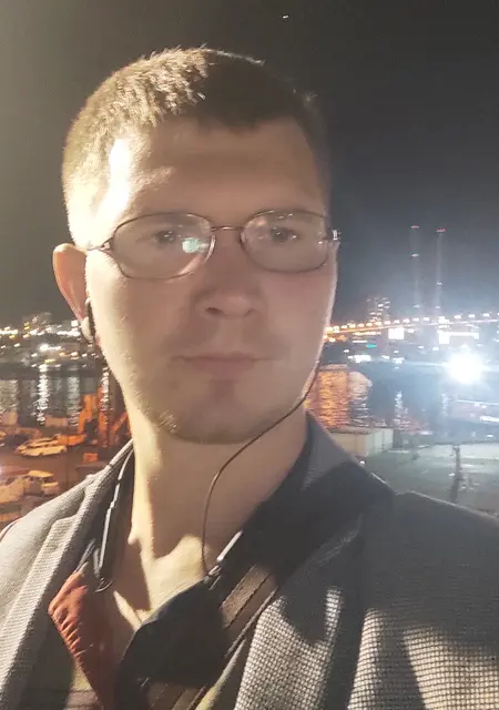 Евгений Ом из Артема, ищу на сайте знакомства на одну ночь