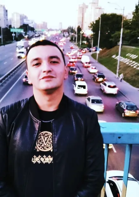 Я Влад, 26, из Лондона, ищу знакомство для приятного времяпровождения