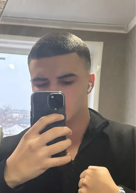 Я Ашот, 18, из Волгодонска, ищу знакомства без обязательств