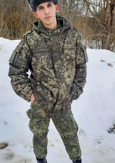 Я Сергей, 28, из Мулина, ищу знакомство для приятного времяпровождения