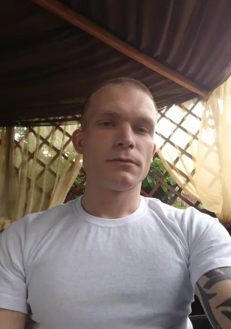 Артём з Новопскова, шукаю на сайті знайомства на одну ніч