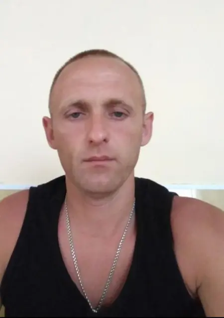 Артем из Смоленска, мне 37, познакомлюсь на одну ночь