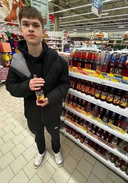 Я Роман, 18 років, знайомлюсь для приємного проведення часу у Донецьку