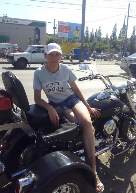 Лариса из Екатеринбурга, мне 38, познакомлюсь на одну ночь