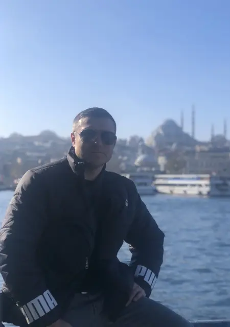 Я Евгений, 42, из Одессы, ищу знакомства без обязательств