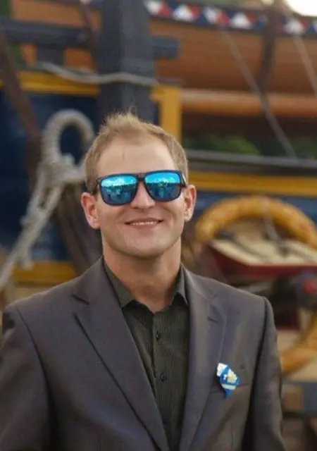 Я Артем, 26, знакомлюсь для постоянных отношений в Москве