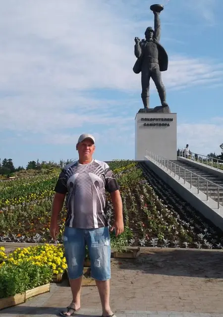 Сергей из Нижневартовска, мне 46, познакомлюсь на одну ночь