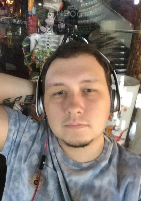 Илья из Московского, ищу на сайте постоянные отношения