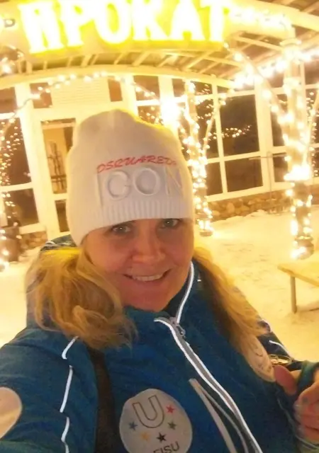 Я Молли, 41, знакомлюсь без обязательств в Новосибирске