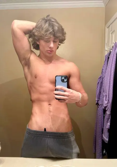 Рафаэль из Ярославля, мне 26, познакомлюсь для дружбы