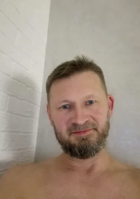 Павел из Минска, мне 45, познакомлюсь на одну ночь