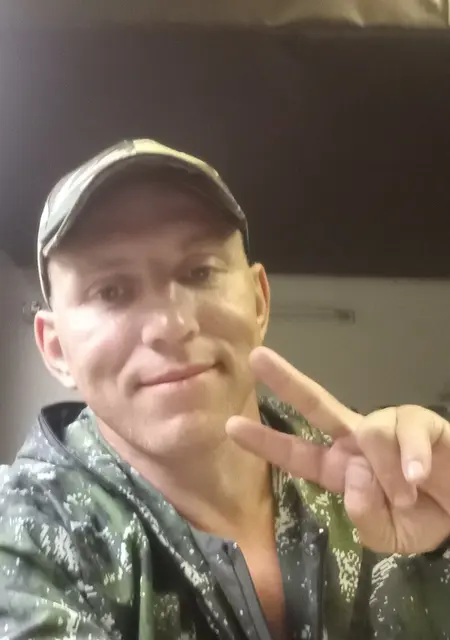 Андрей из Колпина, ищу на сайте знакомства на одну ночь