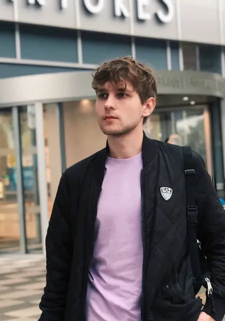 Елисей из Красноярска, мне 25, познакомлюсь для приятного времяпровождения