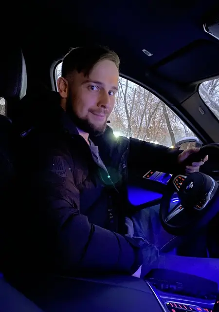 Я Максим, 21, из Гатчины, ищу знакомство для вирта