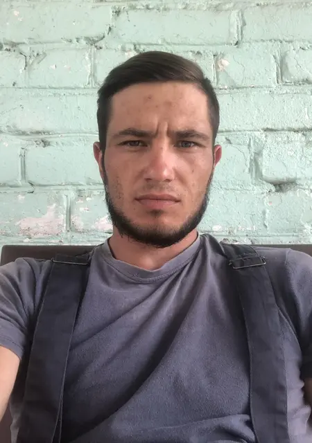 Я Анатолий, 32, из Волжского, ищу знакомства без обязательств