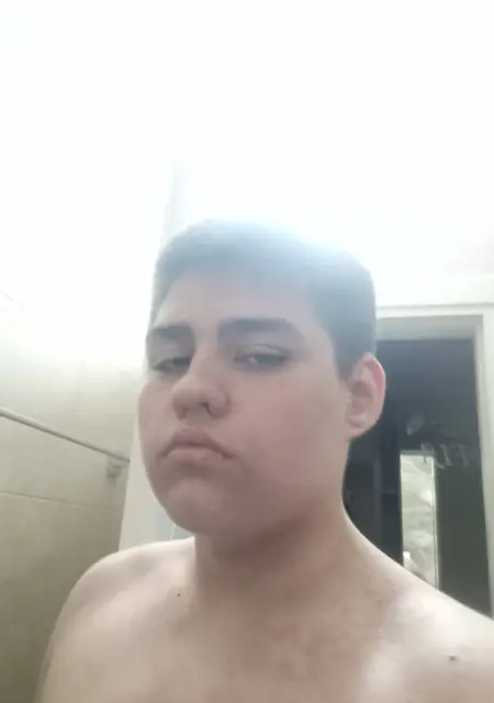 Я Алексей, 21, из Ростова-на-Дону, ищу знакомства на одну ночь