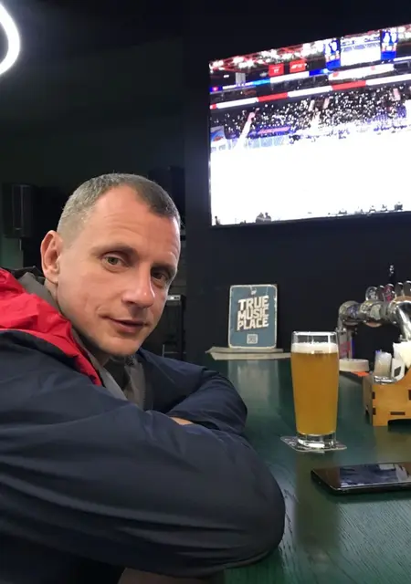 Артем из Дмитрова, мне 45, познакомлюсь для приятного времяпровождения