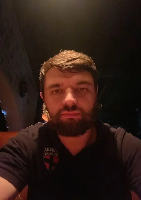 Я Андрей, 25, из Брянска, ищу знакомство для постоянных отношений